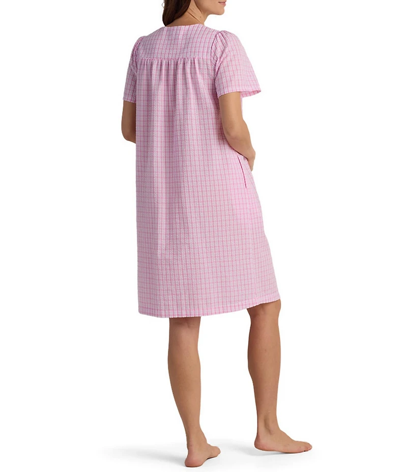 Miss Elaine Seersucker Check Print Short Sleeve Square Neck Short Snap-Front Robe