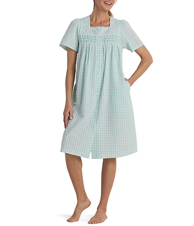 Miss Elaine Seersucker Check Print Short Sleeve Square Neck Short Snap-Front Robe