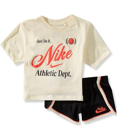 Nike Little Girls Short Sleeve Nike T-Shirt & Tennis Lifestyle Sprinter Shorts 2-Piece Set