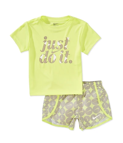 Nike Little Girls Short Sleeve Swoosh Motion Top & Sprinter Printed Shorts 2-Piece Set