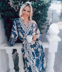 One Hundred Stars Giant Willow Woven Wrap Robe