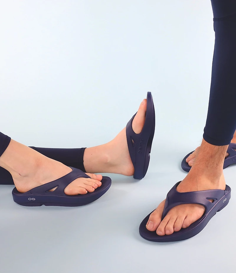 OOFOS Men's OOriginal Thong Sandals