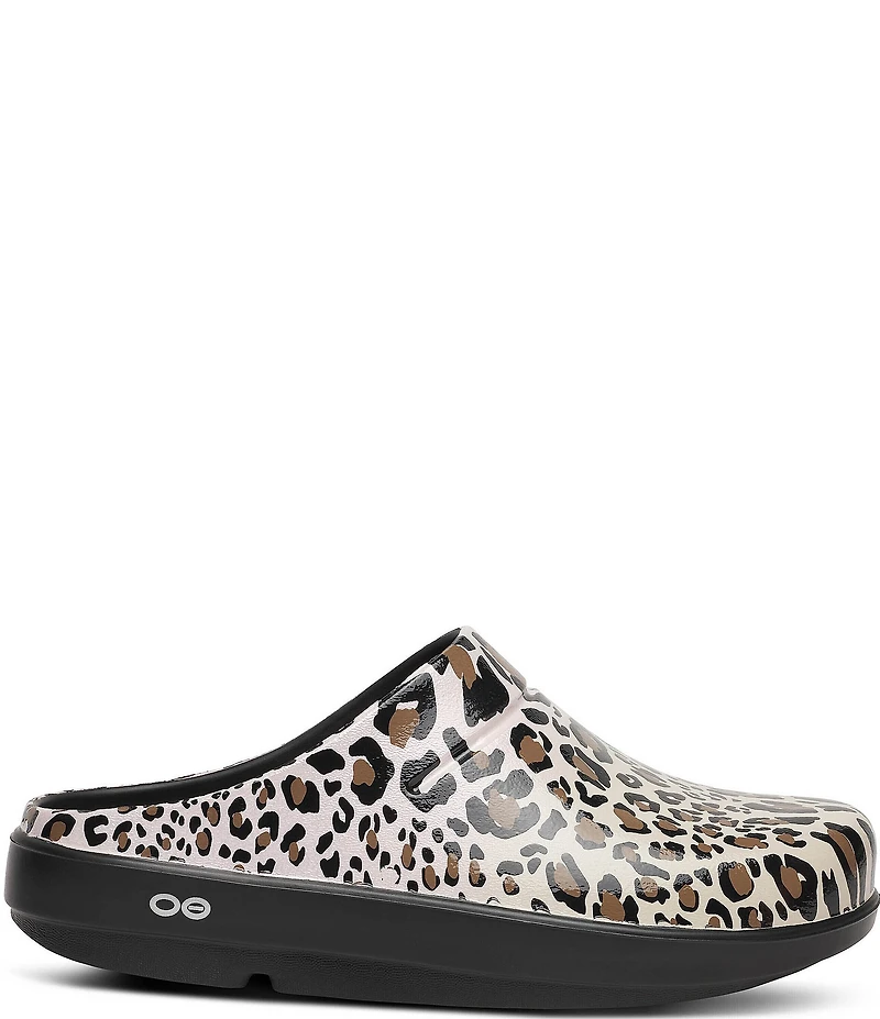 OOFOS OOcloog Leopard Clogs