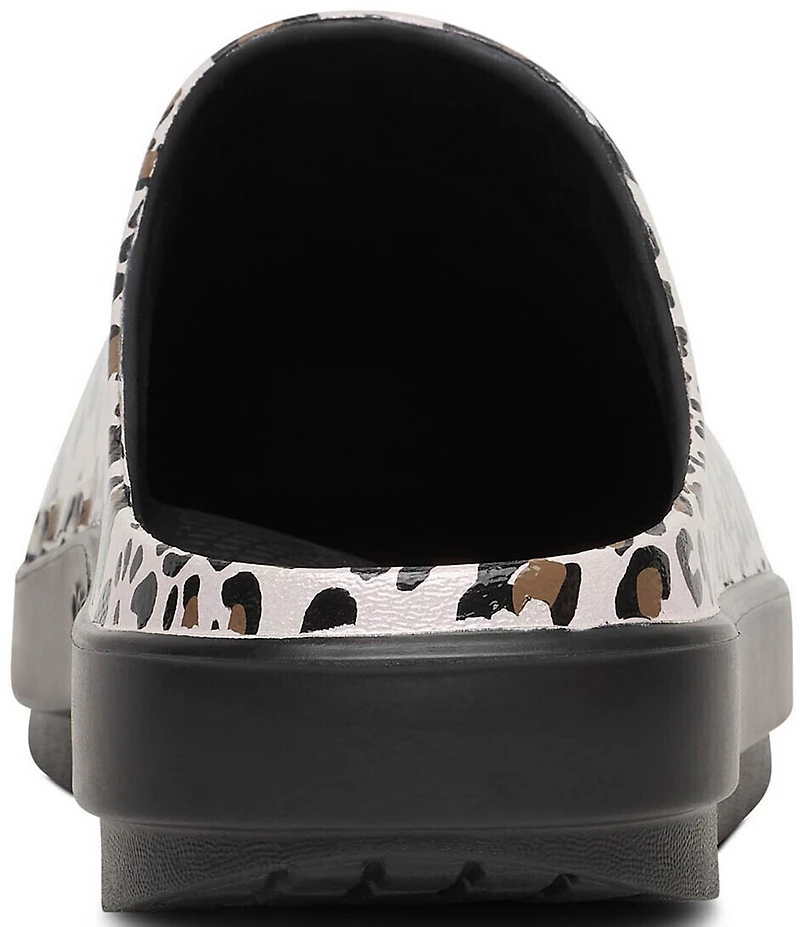 OOFOS OOcloog Leopard Clogs