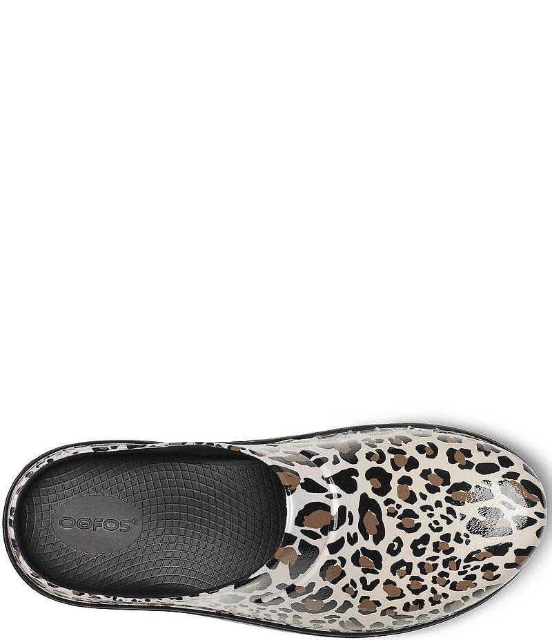OOFOS OOcloog Leopard Clogs
