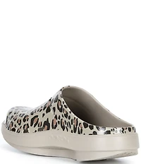 OOFOS OOcloog Leopard Clogs