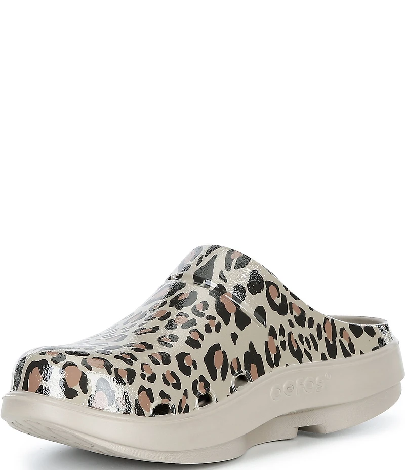 OOFOS OOcloog Leopard Clogs