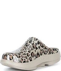 OOFOS OOcloog Leopard Clogs