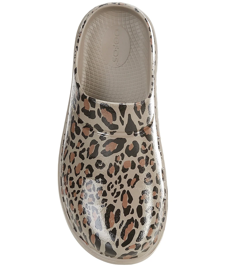 OOFOS OOcloog Leopard Clogs