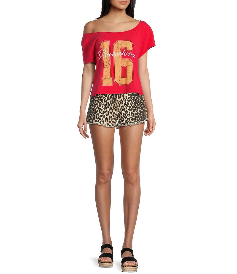 Originality Barcelona 16 Graphic Off-The-Shoulder Short Sleeve T-Shirt