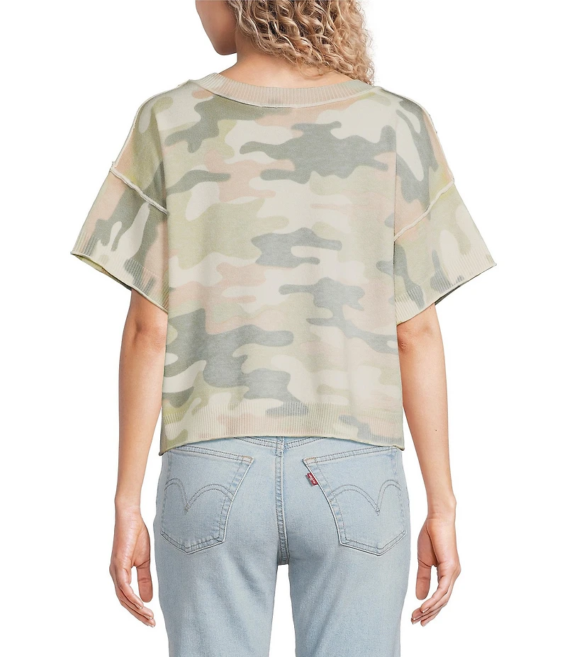 Originality Camo Printed Short Sleeve Sweater