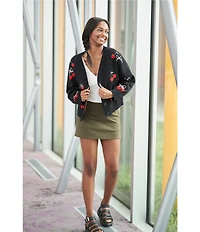 Originality V-Neck Short Puff Sleeve Ruffle Top