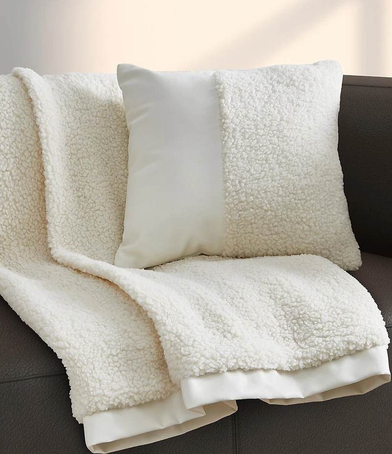 Oscar/Oliver Varick Boucle Throw Blanket