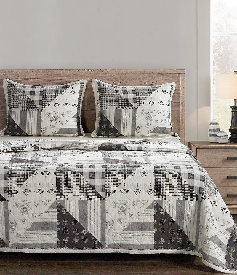 HiEnd Accents x Paseo Road Patchwork Prairie Reversible Quilt Mini Set