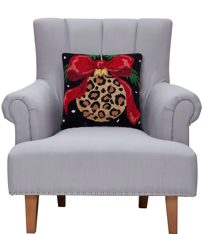 Peking Handicraft Holiday Collection Leopard Ornament Wool Hooked Pillow