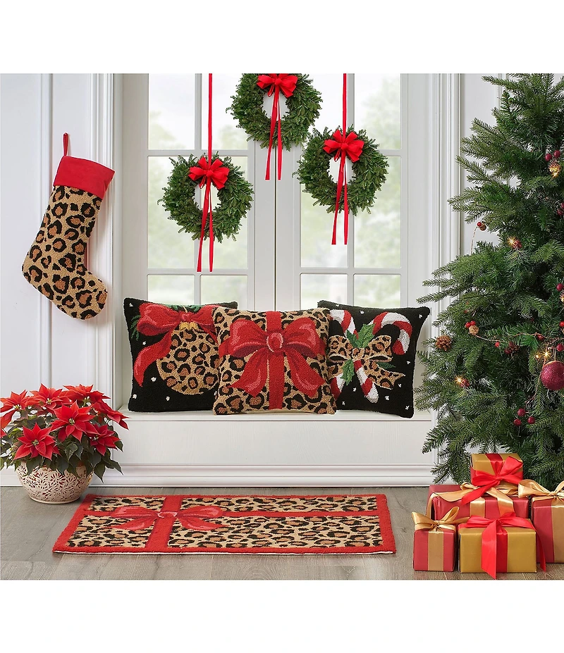 Peking Handicraft Holiday Collection Leopard Present Hooked Wool Pillow