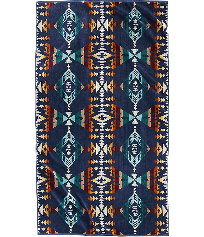 Pendleton Diamond Peak Jacquard Southwestern Geometric Pattern Reversible Spa Body Towel
