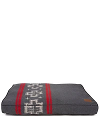Pendleton San Miguel Classic Napper Dog Bed with Removeable Cover