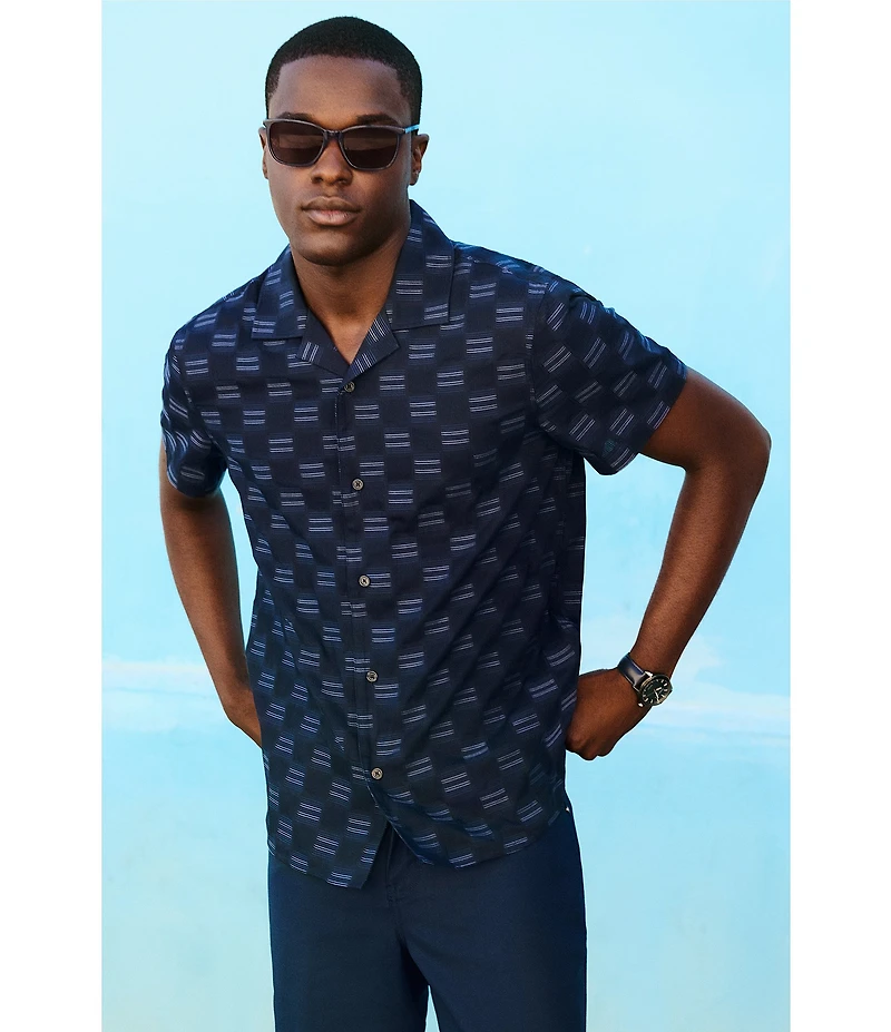 Perry Ellis Clipped Dobby Short Sleeve Woven Camp Shirt