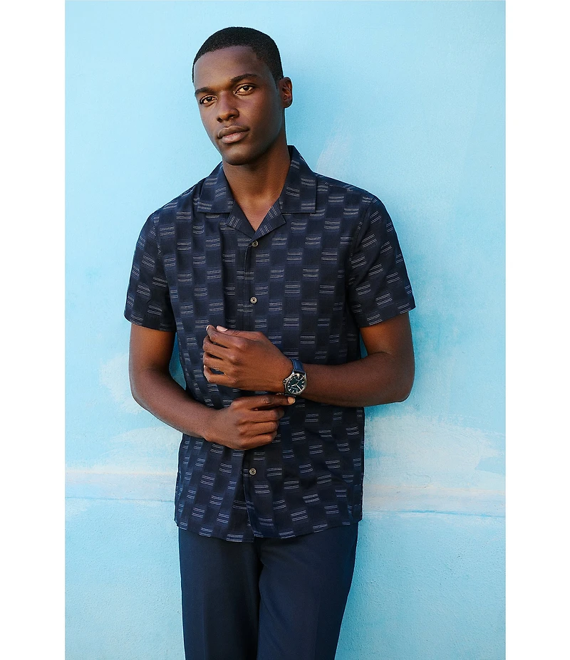 Perry Ellis Clipped Dobby Short Sleeve Woven Camp Shirt