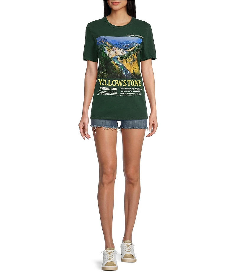 Philcos Short Sleeve Crew Neck Graphic T-Shirt