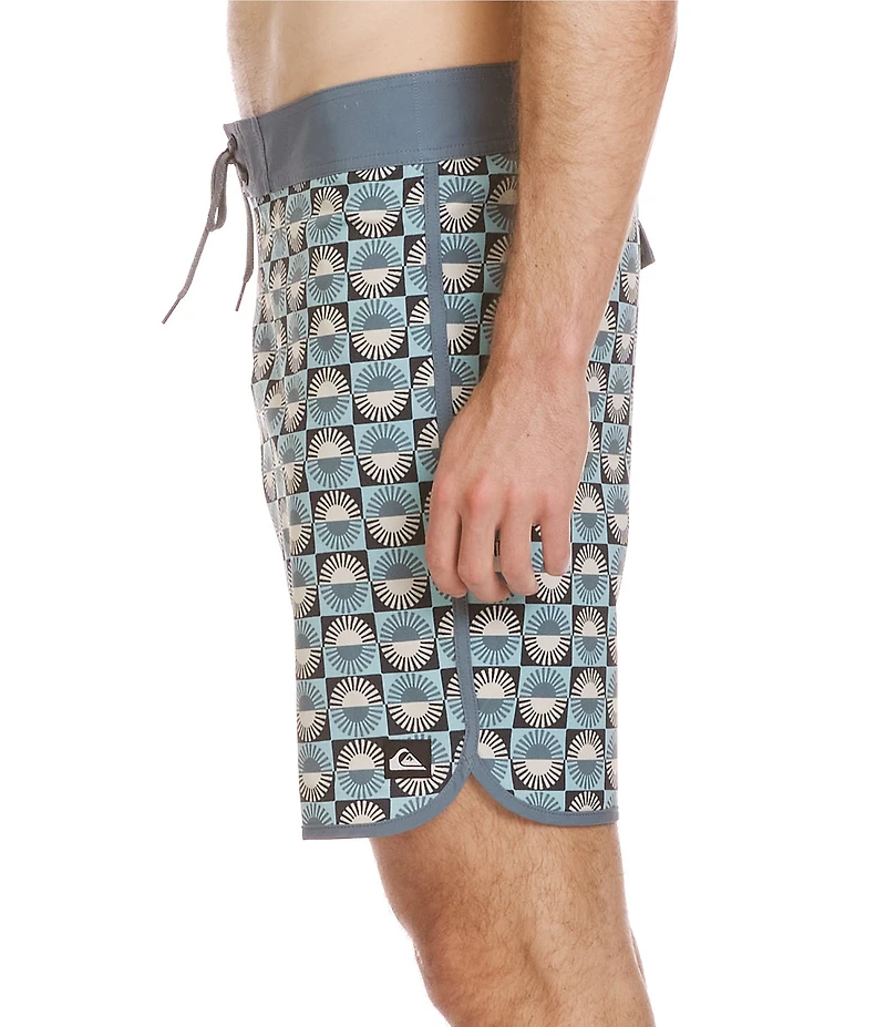 Quiksilver Surfsilk Scallop 19#double; Outseam Tropical Print Board Shorts