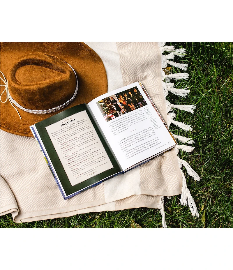 Reba Not That Fancy Simple Lessons on Living, Loving, Eating and Dusting Off Your Boots by Reba McEnitre