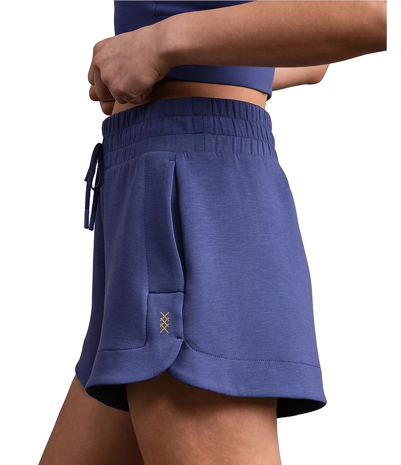 RHONE DREAMGLOW™ 3#double; Pull On Shorts