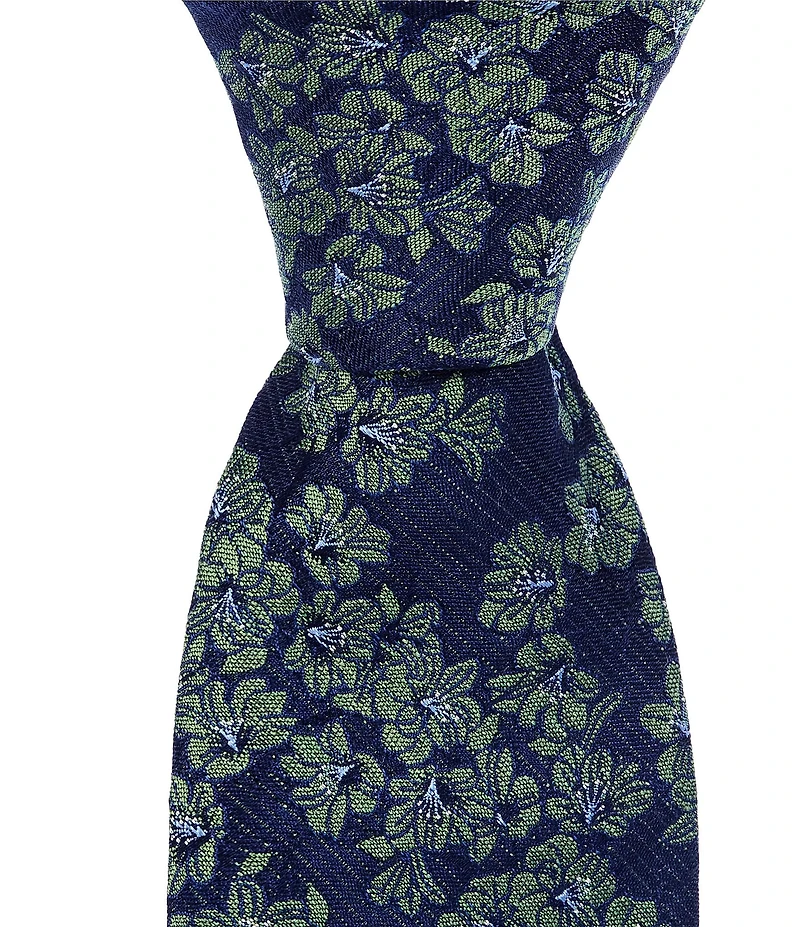 Roundtree & Yorke Margy Floral 2 3/4#double; Silk Tie