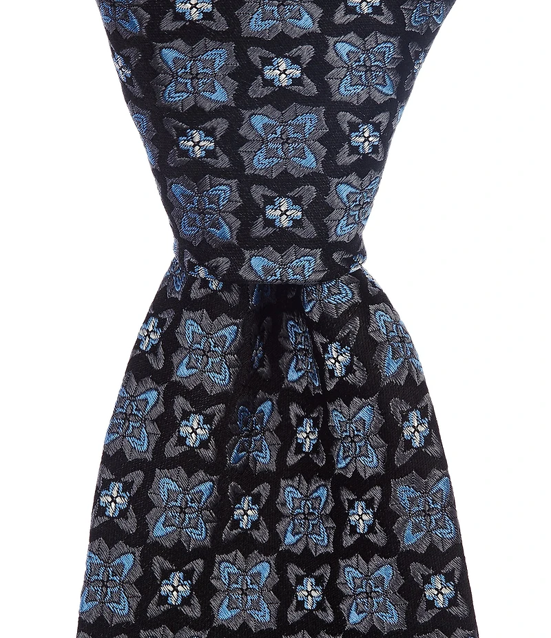 Roundtree & Yorke Mays Stars Medallion 3 3/8#double; Woven Silk Tie