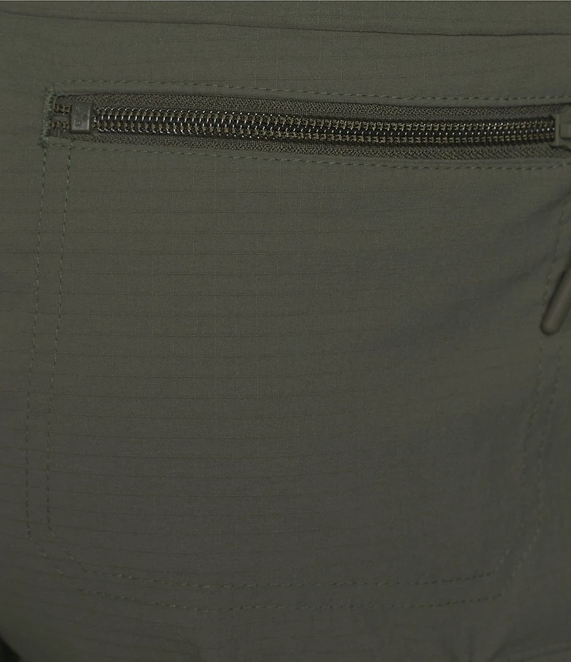 Roundtree & Yorke Performance Classic Fit Flat Front 9#double; Cargo Shorts
