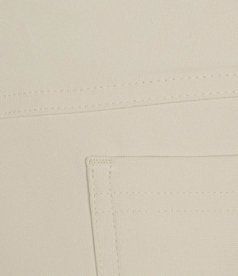 Roundtree & Yorke Performance Stewart Flat Front Classic Fit Solid Performance Hybrid Chino Pants
