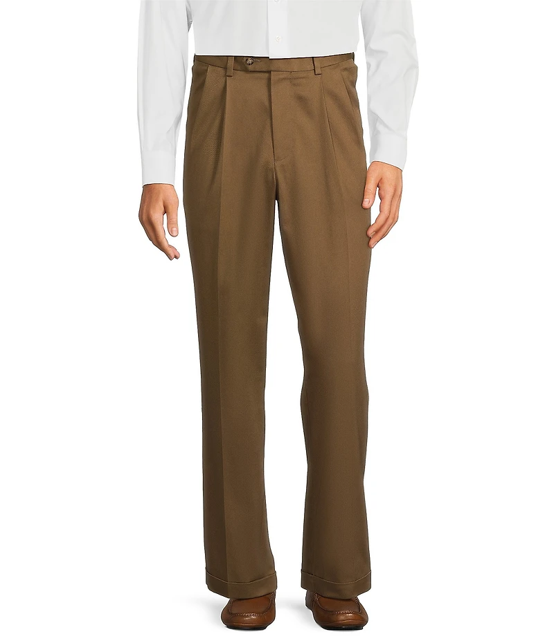 Roundtree & Yorke TravelSmart Ultimate Performance Classic Fit Pleated Non-Iron Chino Pants