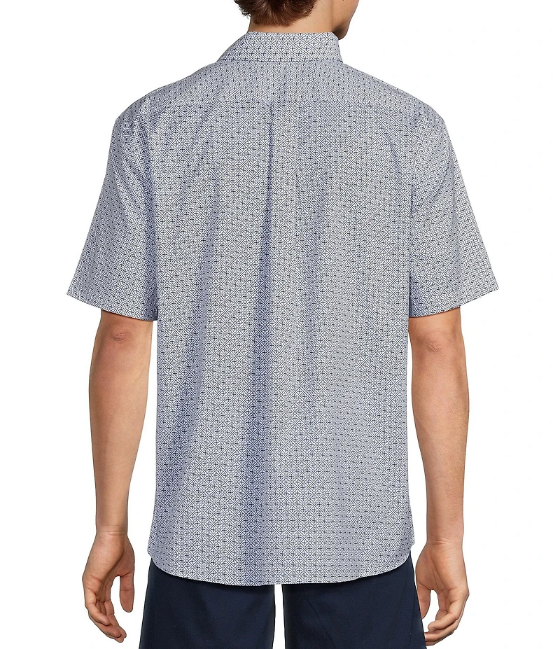 Roundtree & Yorke TravelSmart Easy Care Short Sleeve Star Print Poplin Sport Shirt