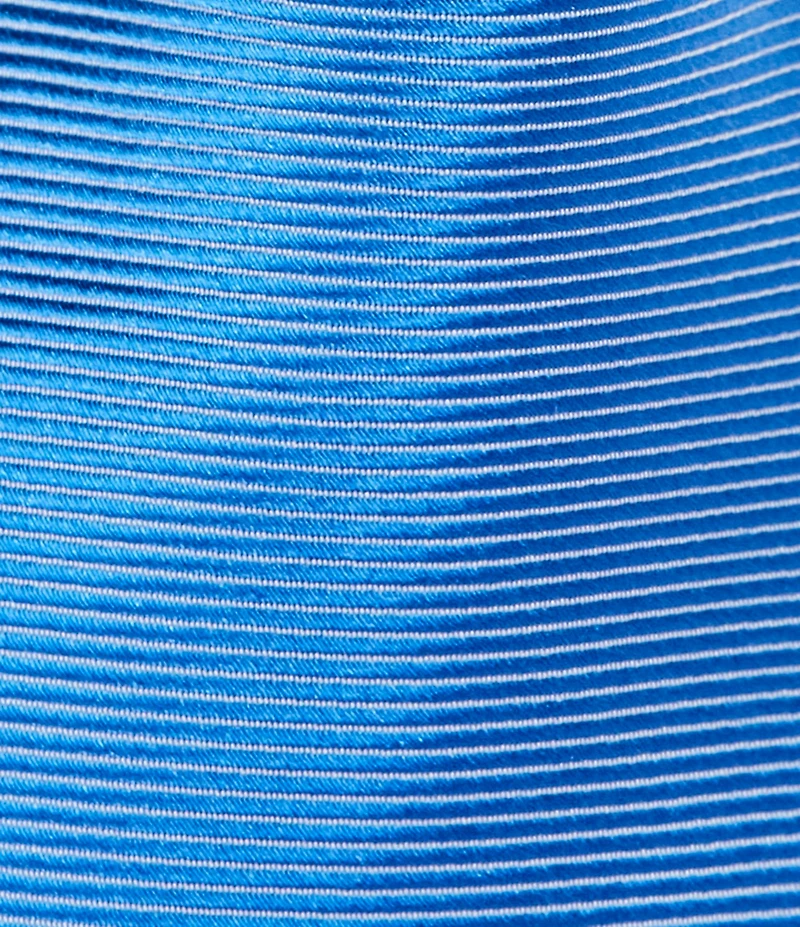 Roundtree & Yorke Wayes Micro Solid 3 1/8#double; Silk Tie