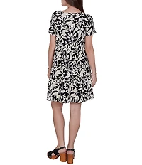 Ruby Rd. Bold Monochrome Floral Knit Scoop Neck Short Sleeve A-Line Tiered Dress