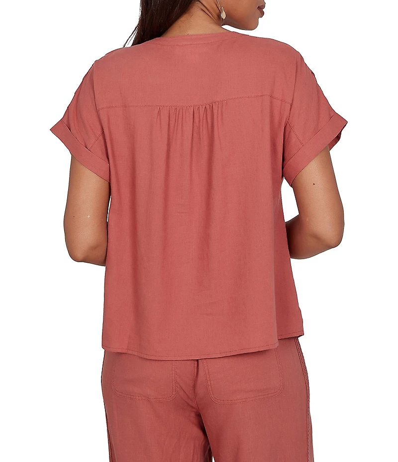 Ruby Rd. Linen Blend Banded Round Neck Short Cuff Sleeve Button Front Shirt
