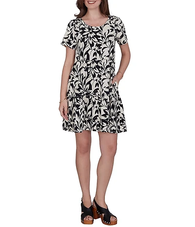Ruby Rd. Petite Size Bold Monochrome Floral Knit Scoop Neck Short Sleeve A-Line Tiered Dress