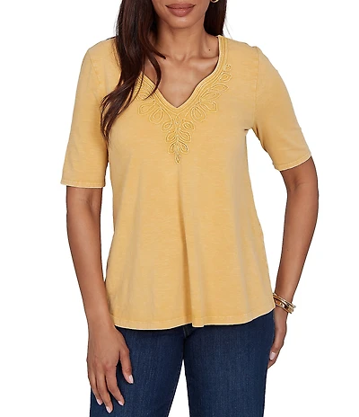 Ruby Rd. Petite Size Cotton Slub Jersey Knit V-Neck Short Sleeve Soutache Trim Top