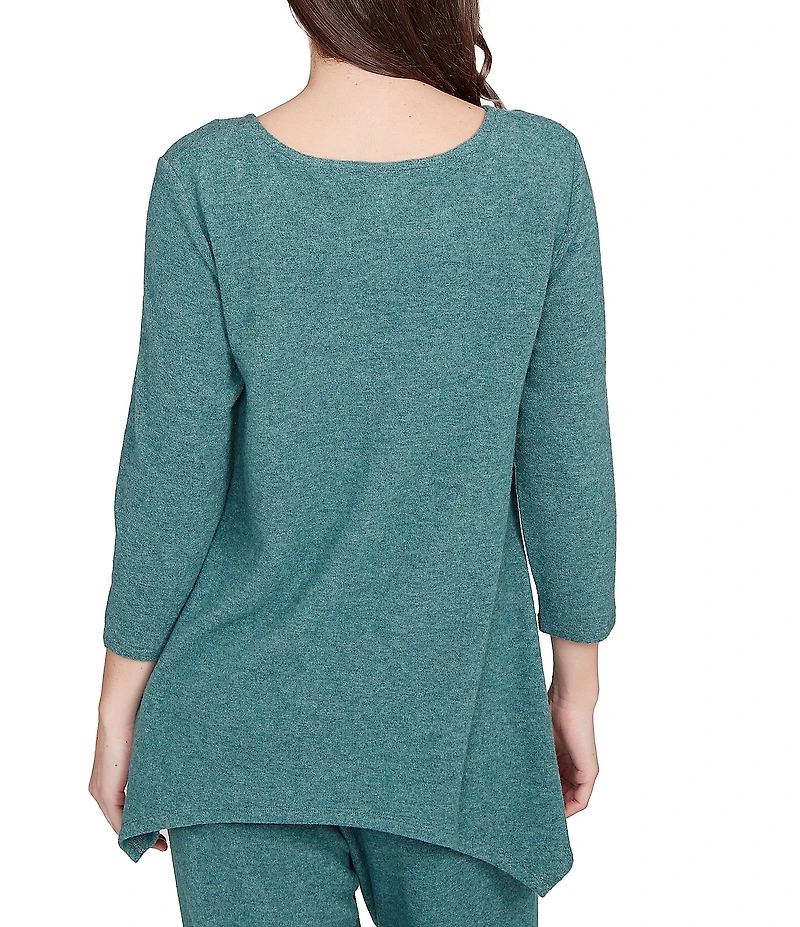 Ruby Rd. Petite Size Scoop Neck 3/4 Sleeve Sharkbite Hem Knit Top