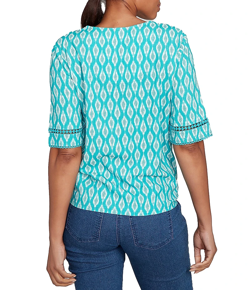 Ruby Rd. Petite Size Soft Linen Blend Crepe Geometric Print V-Neck Short Sleeve Tie-Front Top