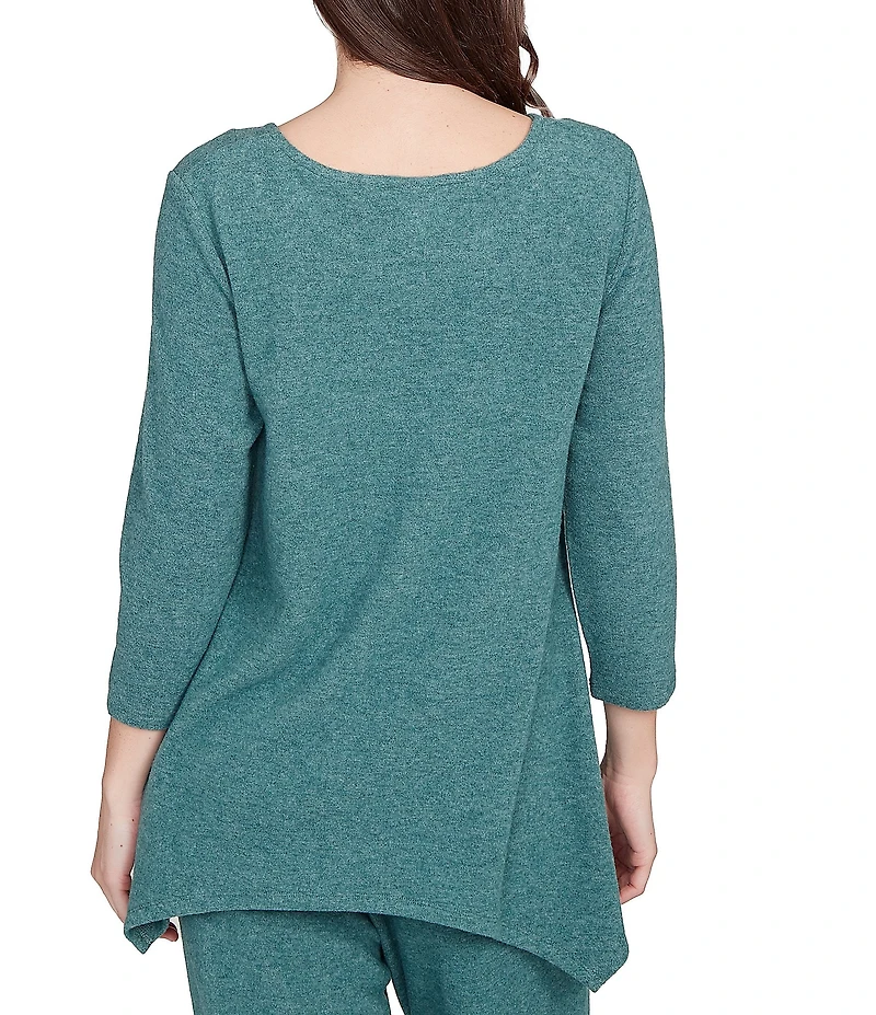 Ruby Rd. Scoop Neck 3/4 Sleeve Sharkbite Hem Knit Top