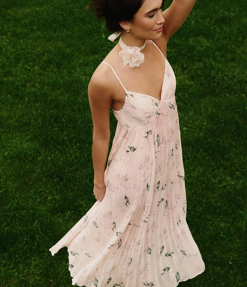 Rya Collection Breeze Sleeveless V-Neck Floral Chiffon Gown