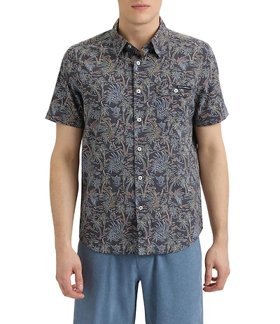 Salt Life Tropical Sunday Printed Short Sleeve Performance Woven Shirt