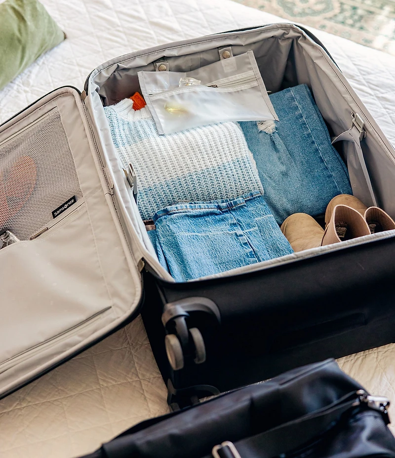 Samsonite Bantam 2.0 Collection 23#double; Expandable Carry-On Spinner Luggage