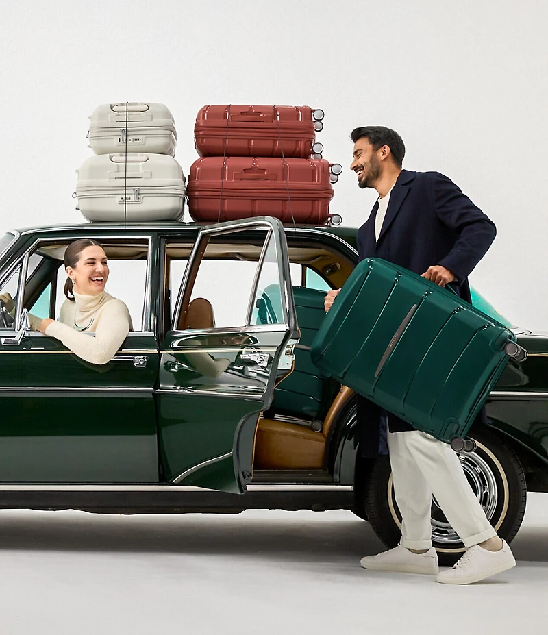 Samsonite Outline Pro Medium Spinner Suitcase