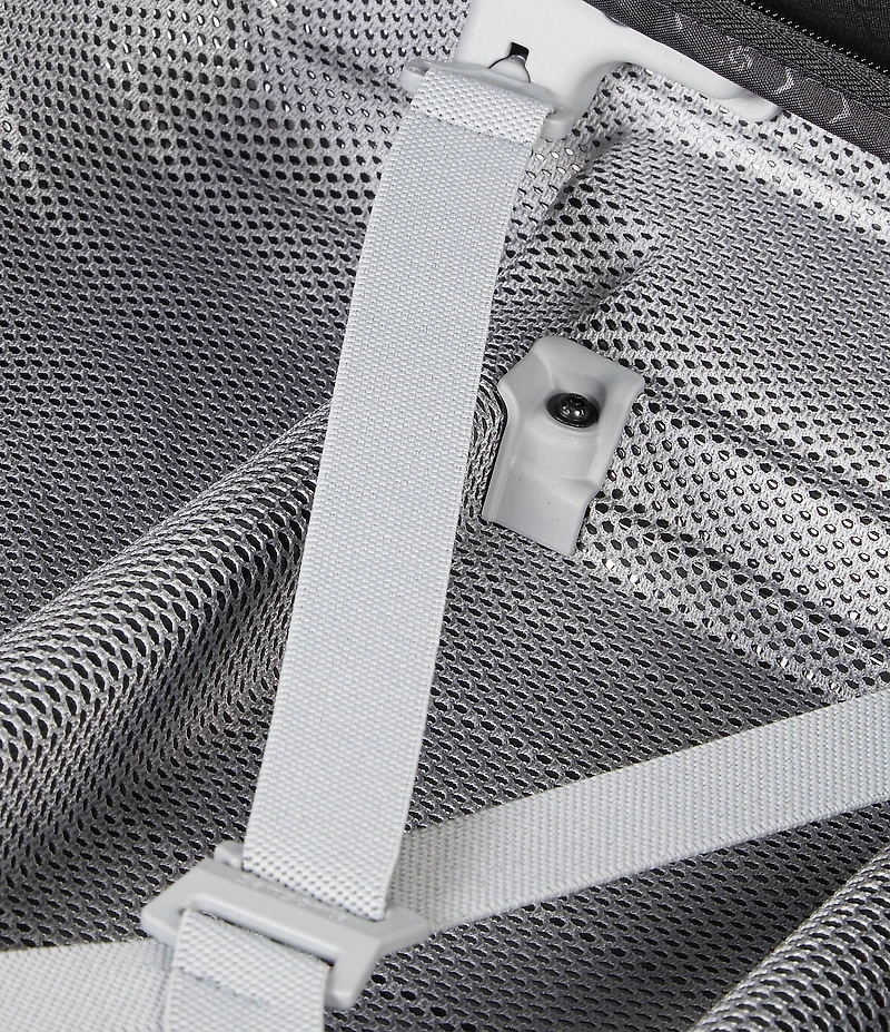 Samsonite Proxis Medium Spinner Suitcase