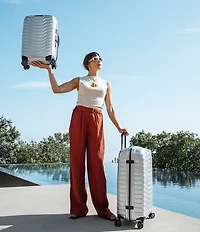 Samsonite Proxis Medium Spinner Suitcase