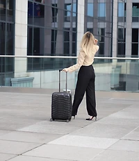 Samsonite Proxis Medium Spinner Suitcase