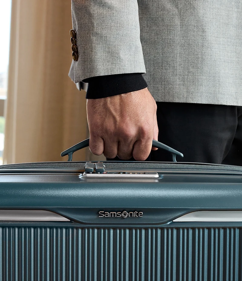 Samsonite Silhouette 18 Hardside Medium Spinner